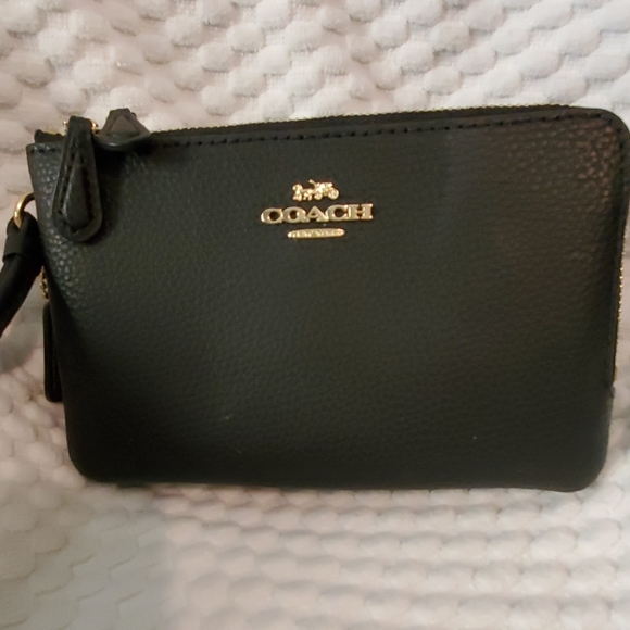 Coach - Picture 1 of 2